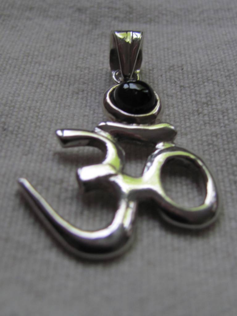 Pendant silver Om onyx