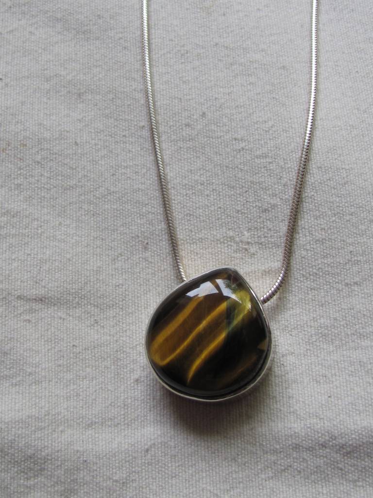 Necklace silver tiger eye