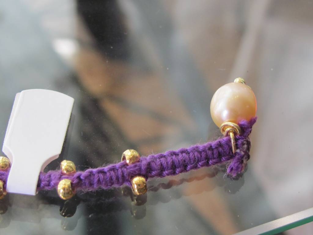 Fine macramé bracelet purple with gold on silver beads