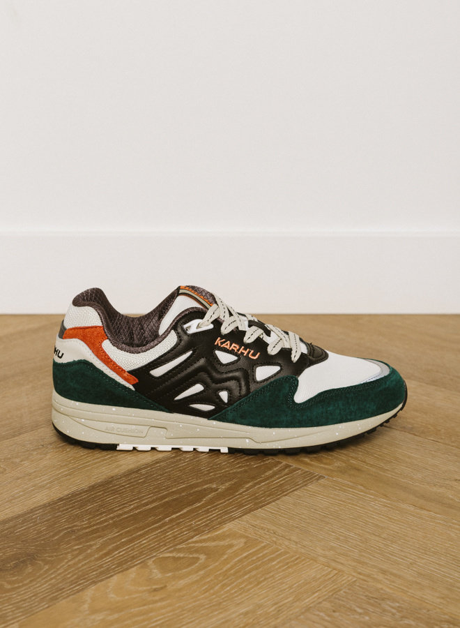 Karhu Legacy 96 June Bug Jet Black