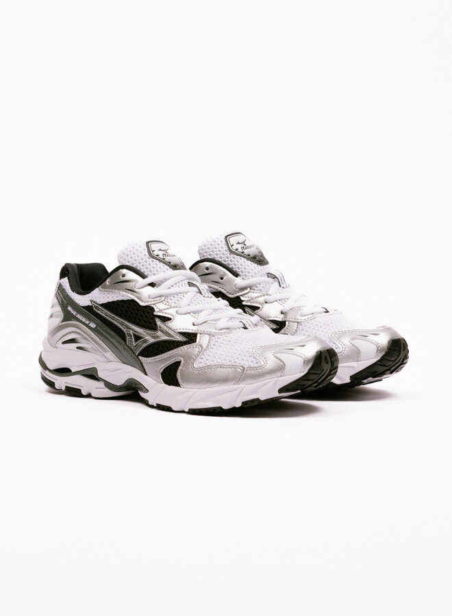 【MIZUNO】WAVE RIDER 10 (WHITE/SILVER/BLACK) (D1GA210405) Mizuno - Wave Rider 10 Sneaker in White & Black - D1GA210405