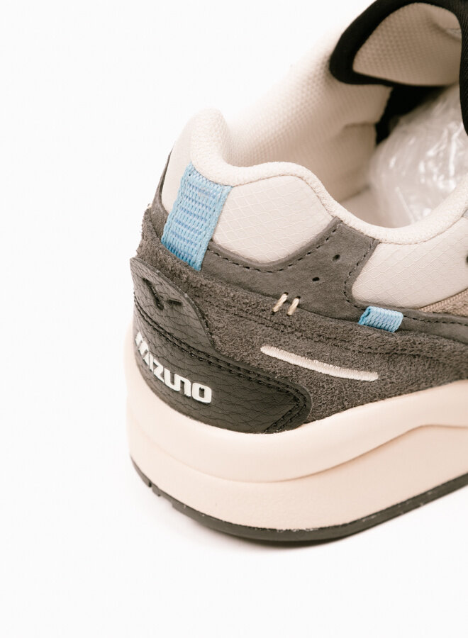 マドンナ mizuno-contender-black-black-