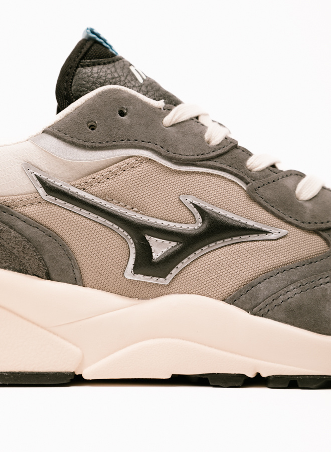 Mizuno Sky Medal Beta Vintage Khaki/Black/Magnet D1GA2430 Mizuno Sky Medal Beta Vintage Khaki/Black/Magnet D1GA2430