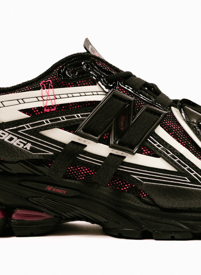 1906 Black Dragon Berry White U1906AD