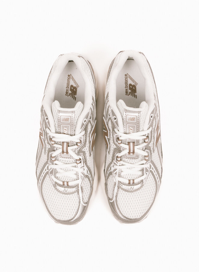 740 Sea Salt Arid Stone Silver Metallic U740MU2