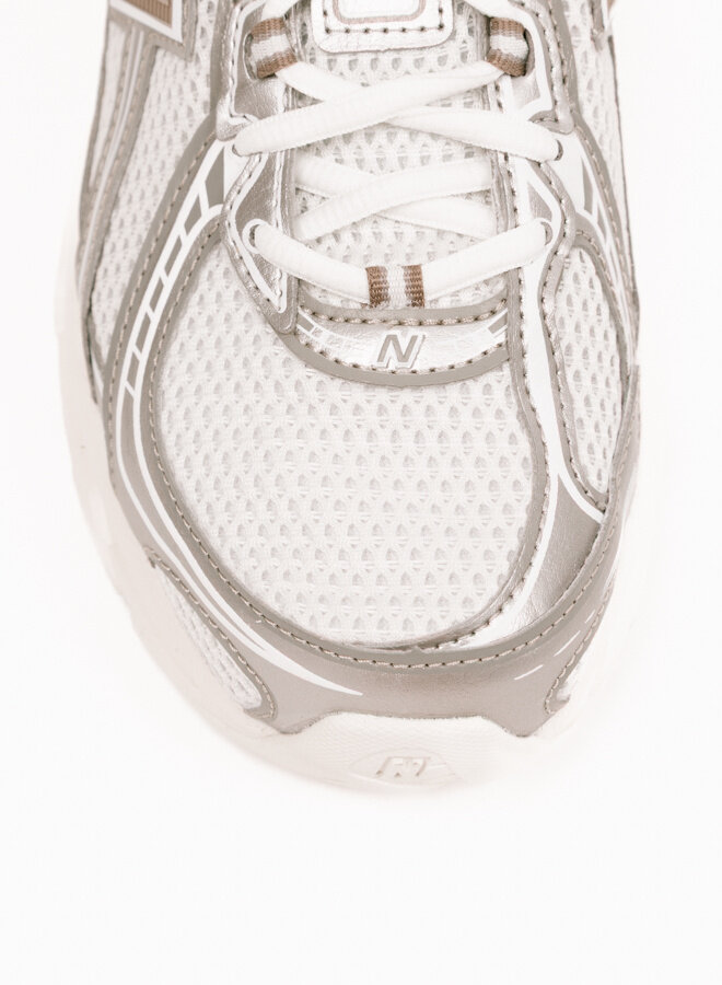 740 Sea Salt Arid Stone Silver Metallic U740MU2