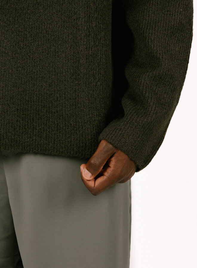 Signature Knitted Crewneck Olive Night