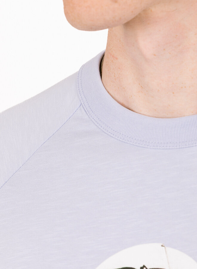 Apple Sticker Raglan Tee Lush Blue