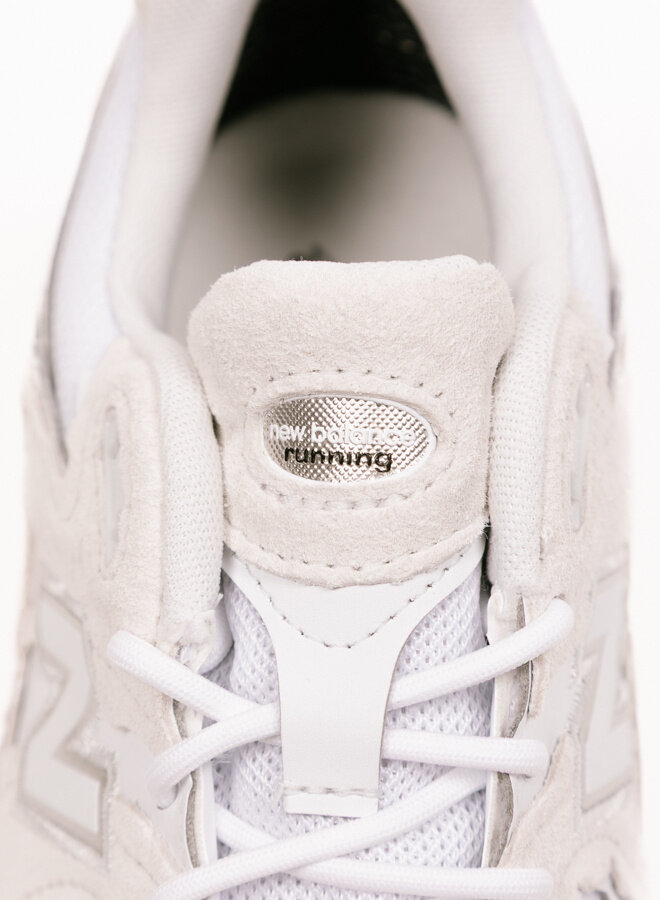 2002 DXA "Protection Pack" White