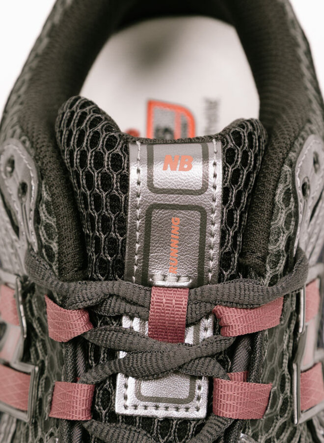 1906 Dark Silver Metallic Rosewood U190629R