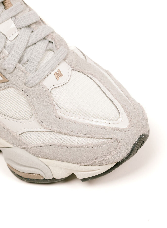 9060 Driftwood / Sea Salt
