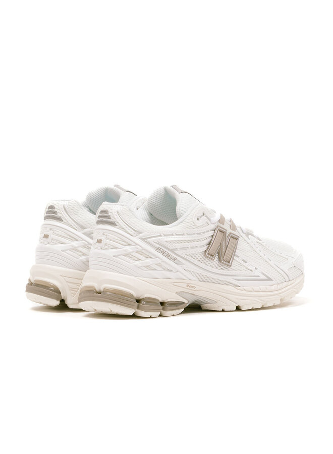 U 1906 980 White Arid Stone