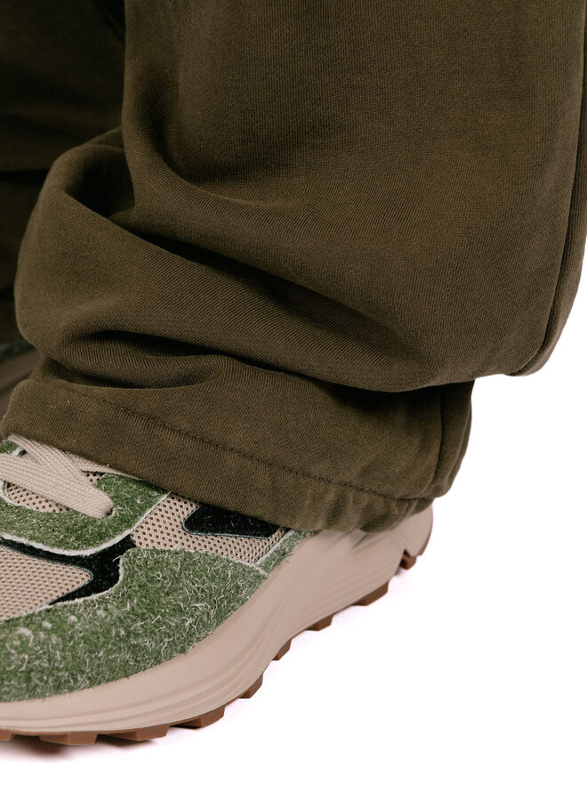 Post Sweatpant Dusty Black Olive