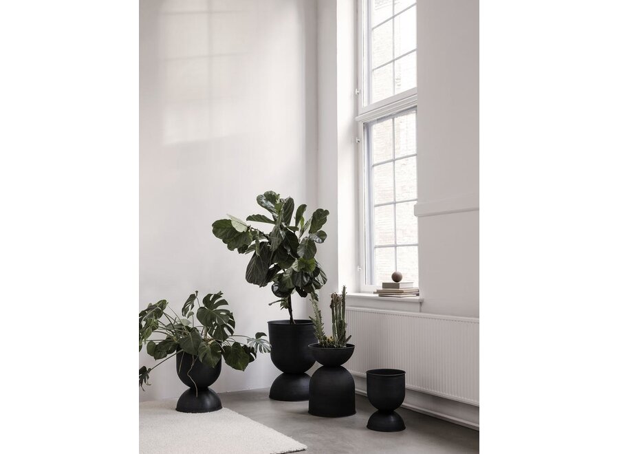Hourglass Pot - Black Medium