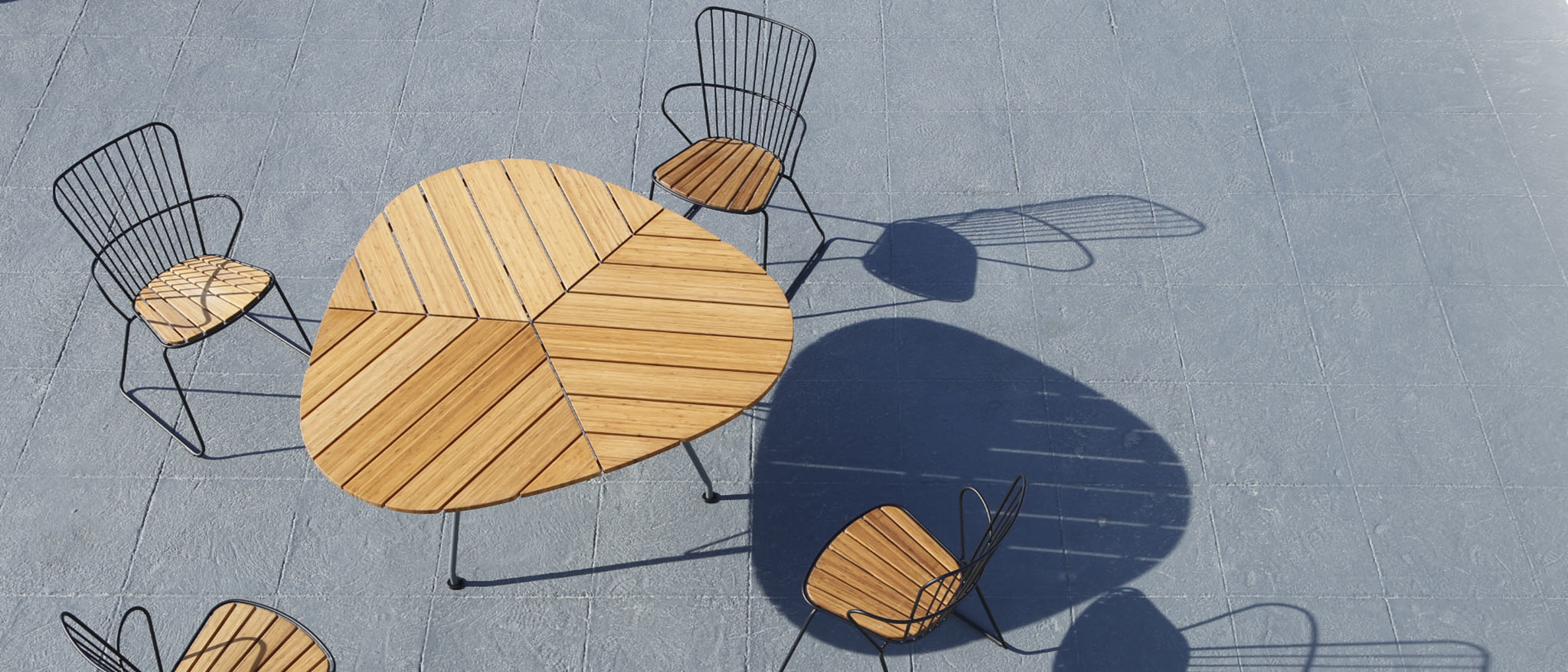 HOUE leaf dining table - bamboo