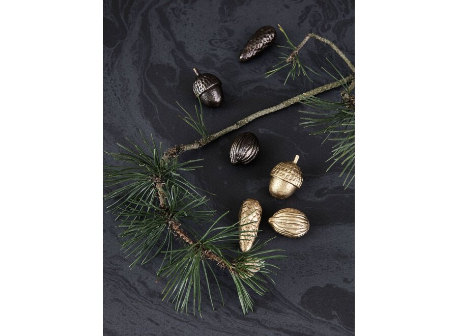 Winterland Forest Treats - Black Brass