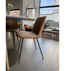 &Tradition Rely Chair HW8 - Tube Base Bronzed Brass - Remix 252