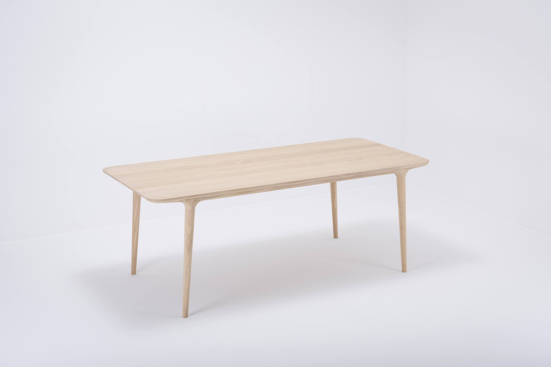 Gazzda Fawn Table - 220 x 90 - Solid Oiled Oak (natural)