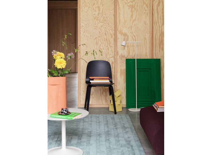 TIP FLOOR LAMP BLACK