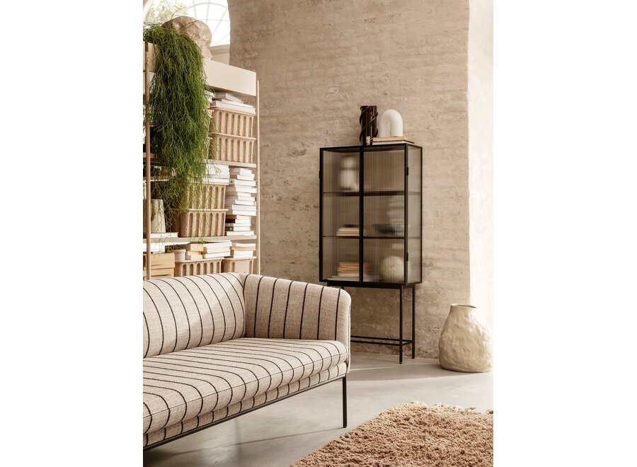 Haze vitrine - reeded glass