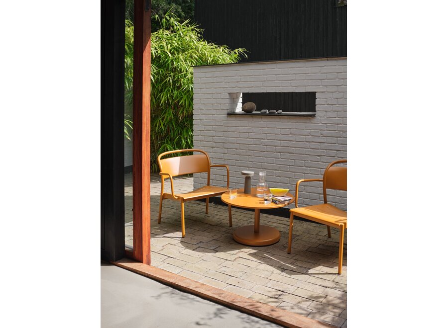 Linear Steel Coffee Table // Dark green //  Size: Ø 42 h: 47 CM