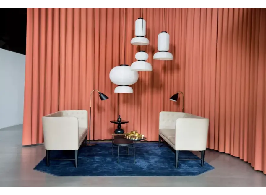 SHOWROOM // Bellevue AJ7 vloerlamp / Black & Brass