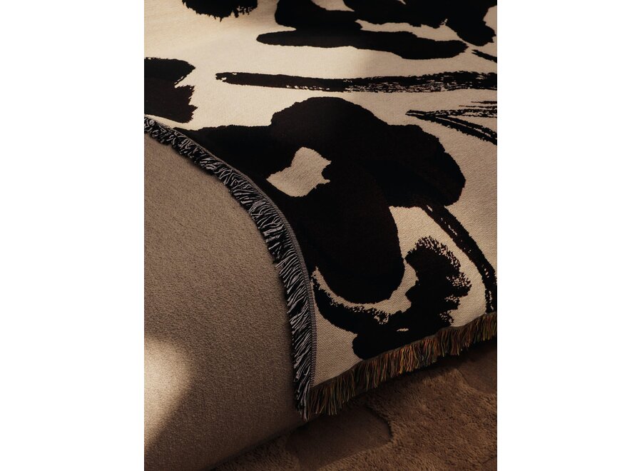 Cilla Tapestry Blanket // Off-white / Dark grape