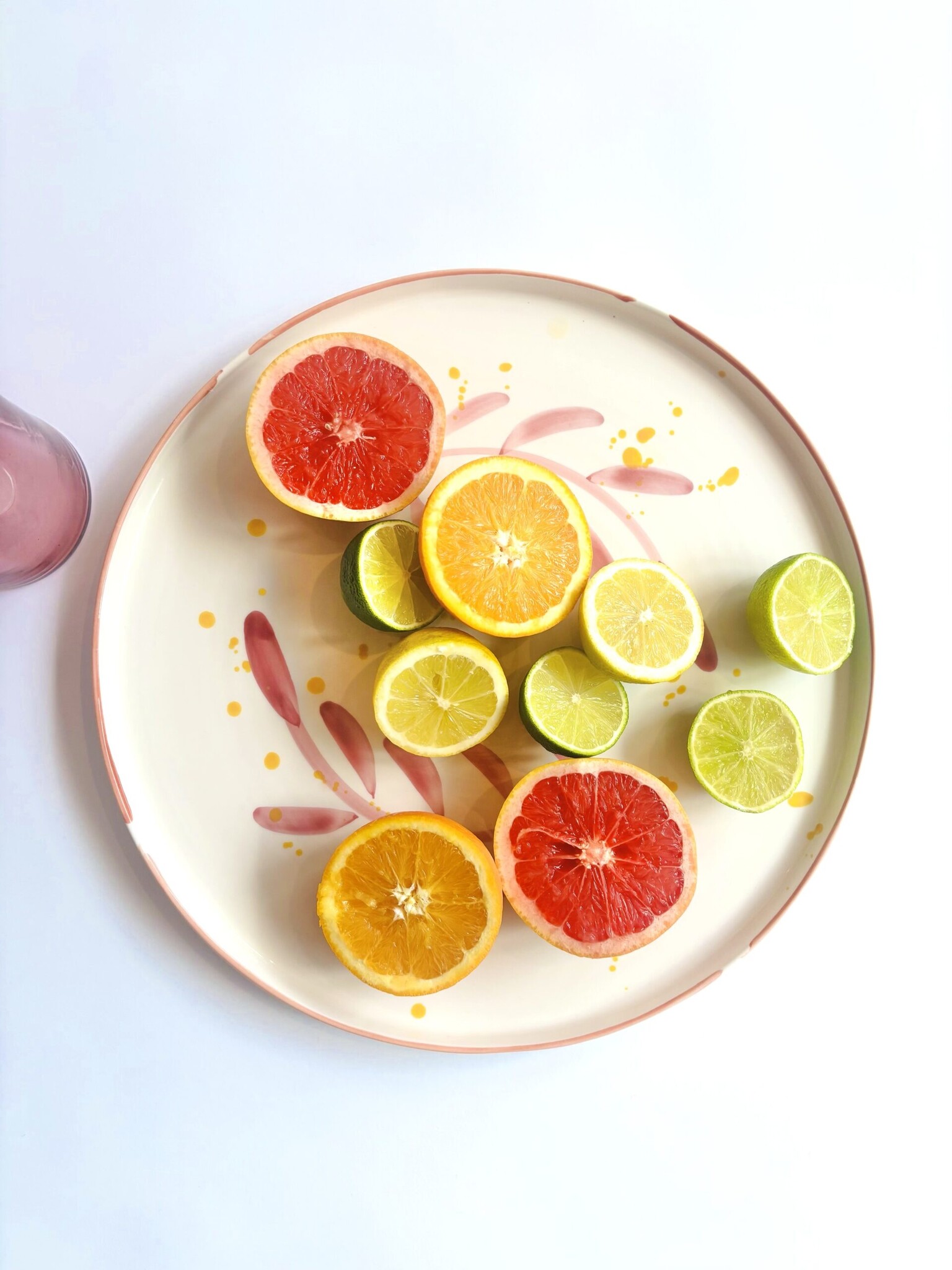 Val Pottery Val Pottery // Platter Gabriela / Pink feather