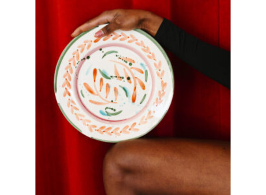 Val Pottery // Plate Miguel / Dark green feathers / D27