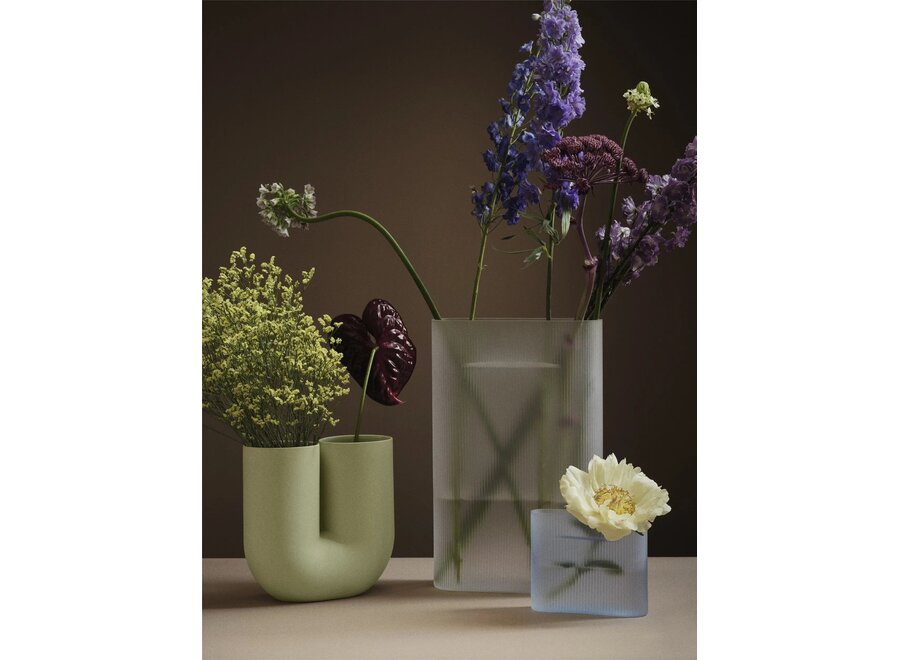 MUUTO // RIDGE VASE / LIGHT BLUE / H 16,5