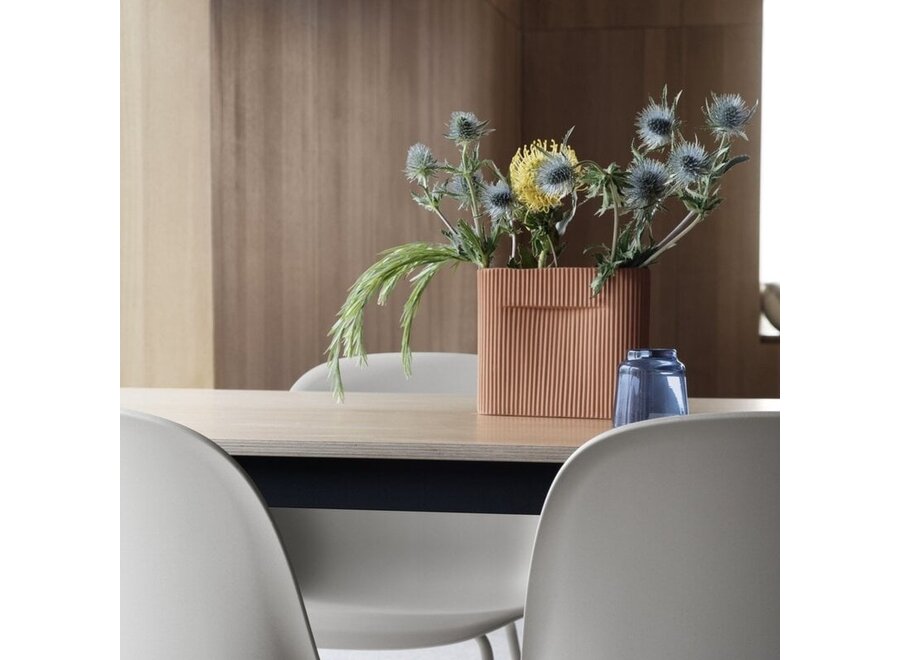 MUUTO // RIDGE VASE / LIGHT BLUE / H 16,5