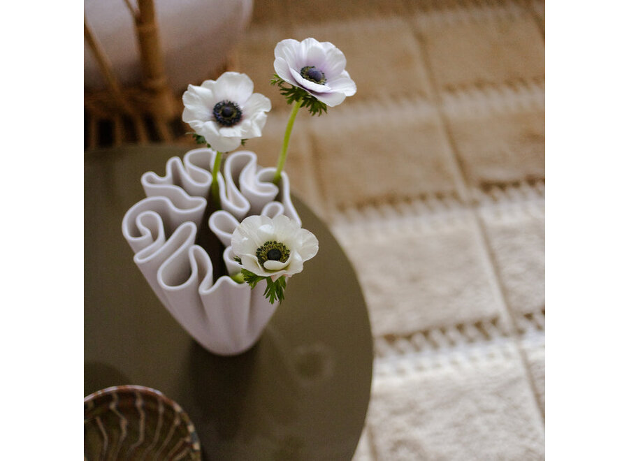 FERM LIVING // DEDALI VASE LARGE / H25,5 / OFF-WHITE