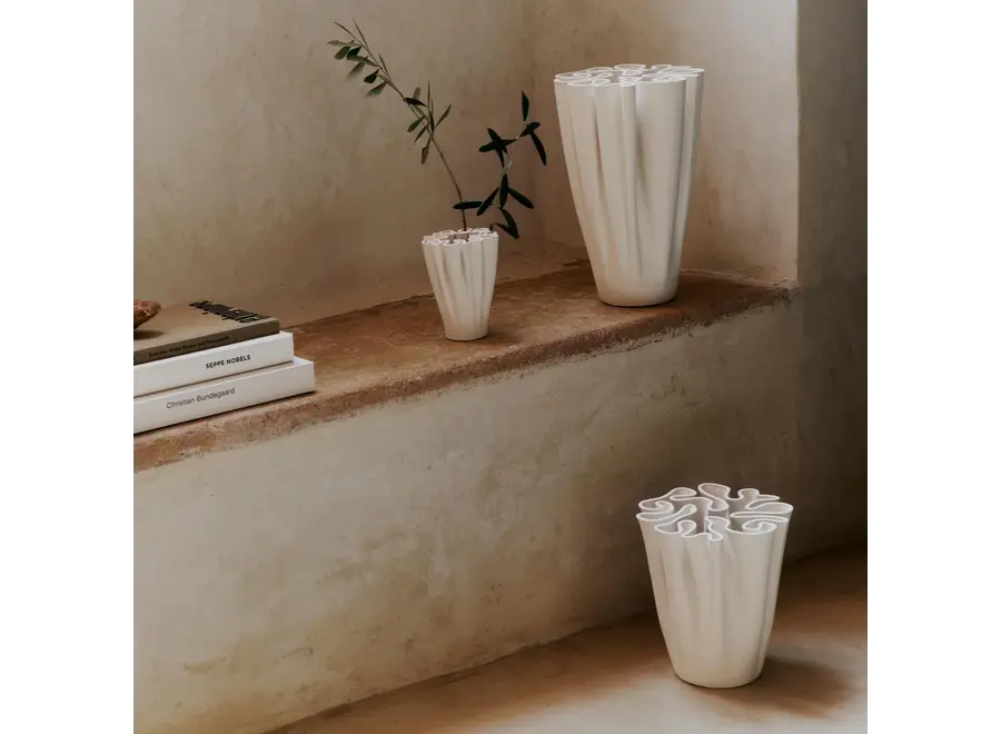 FERM LIVING // DEDALI VASE LARGE / H25,5 / OFF-WHITE