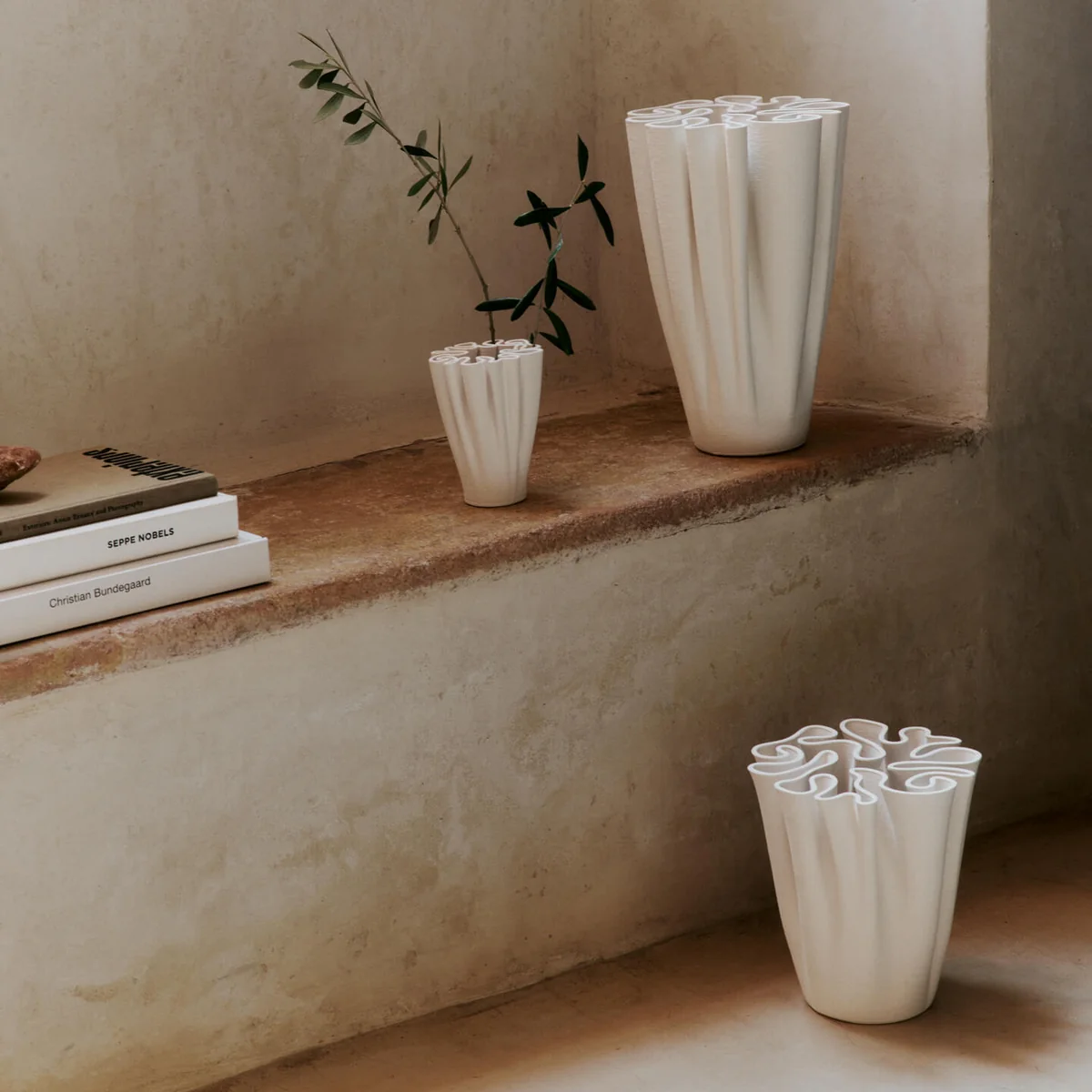 Ferm Living FERM LIVING // DEDALI VASE LARGE / H25,5 / OFF-WHITE
