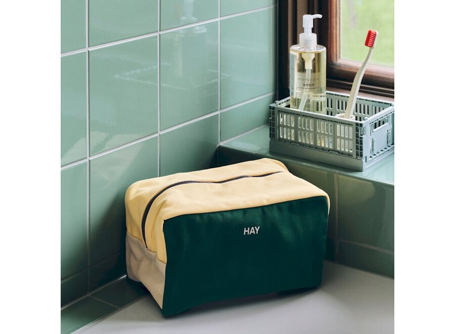HAY // MULTI WASH BAG / MEDIUM / DARK GREEN MULTI