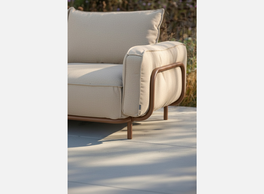 The Lounge // 2-seater