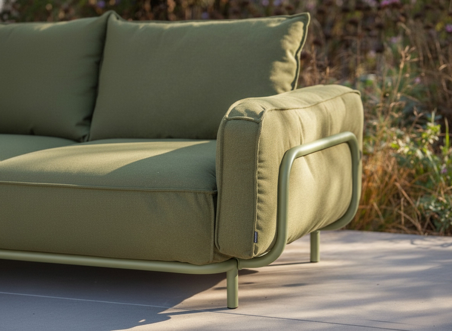 The Lounge // 2-seater