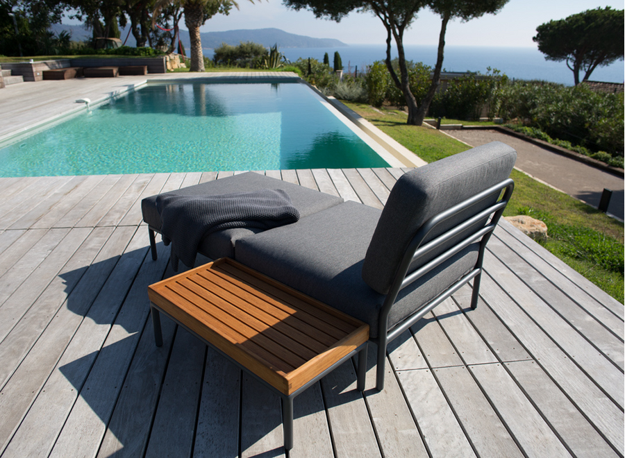 Level Lounge // Ottoman / Dark grey frame