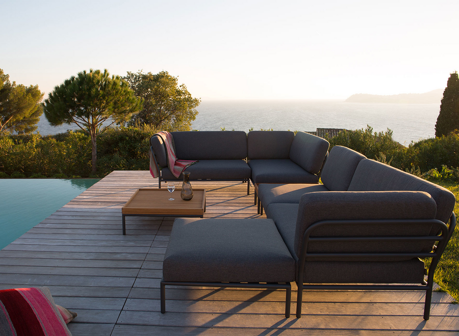 Level Lounge // Ottoman / Dark grey frame