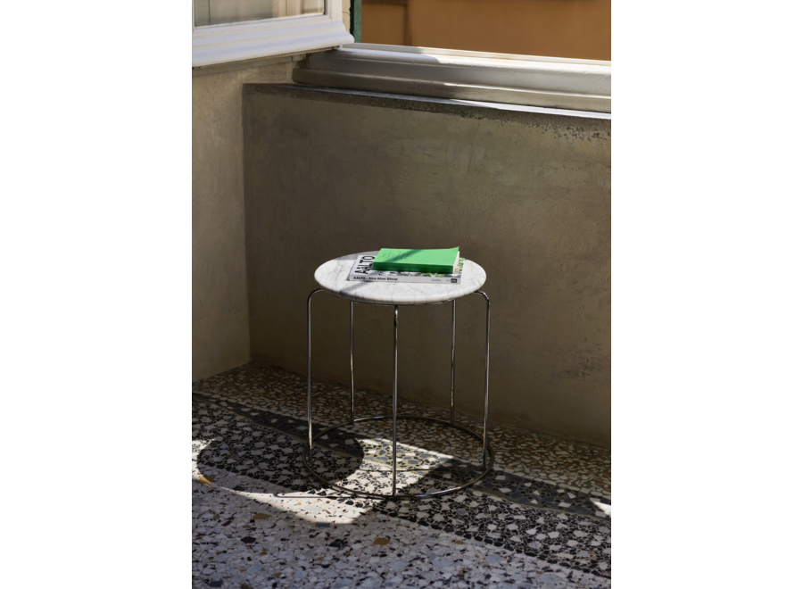 SHOWROOM // Wire Stool / Marble top Bianco Carrara