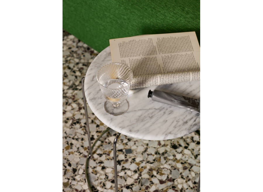 SHOWROOM // Wire Stool / Marble top Bianco Carrara