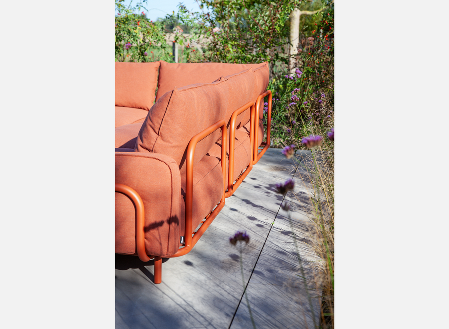 SHOWROOM // The Lounge / 2-seater Rust