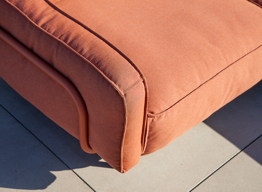 SHOWROOM // The Lounge / 2-seater Rust