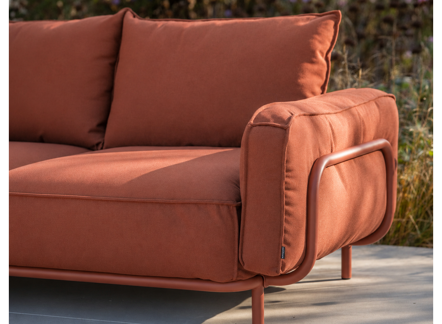 SHOWROOM // The Lounge / 2-seater Rust