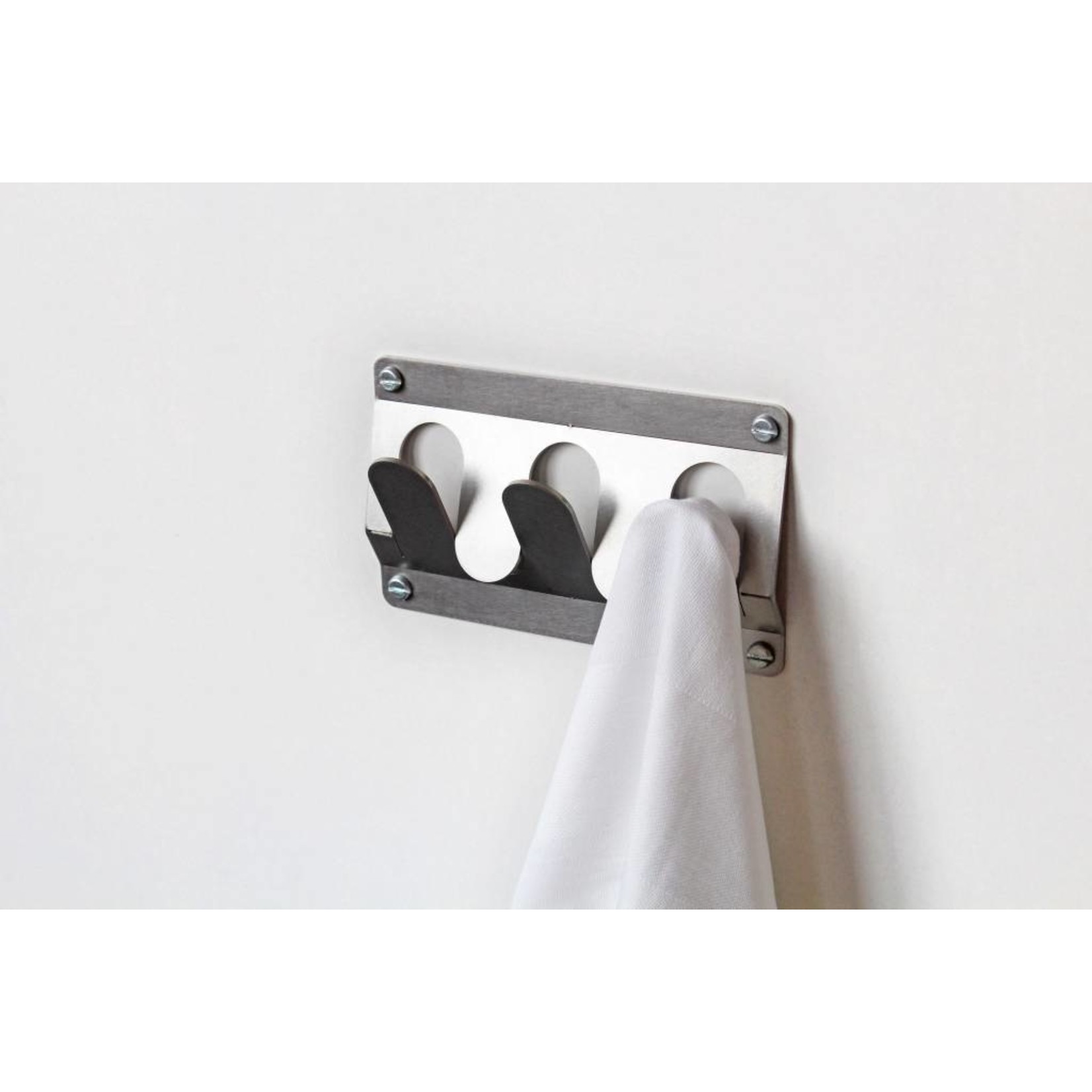 mo man tai mo man tai - flat pack rack coats or towels