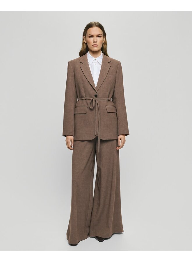 Darina Blazer Mount Trail