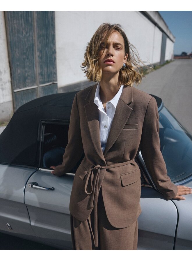 Darina Blazer Mount Trail