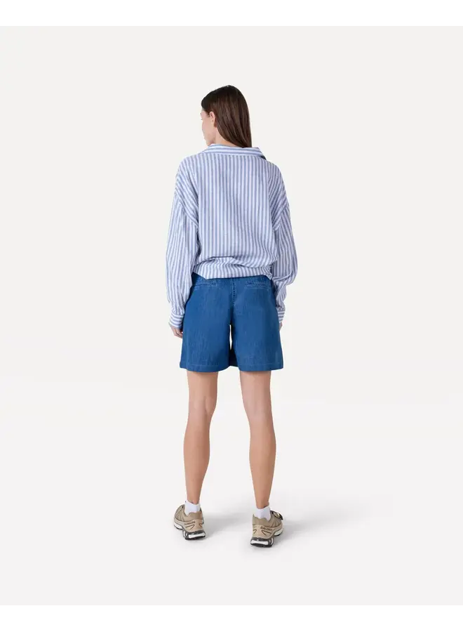 Moore Pleated Denim Short Mid Blue Denim