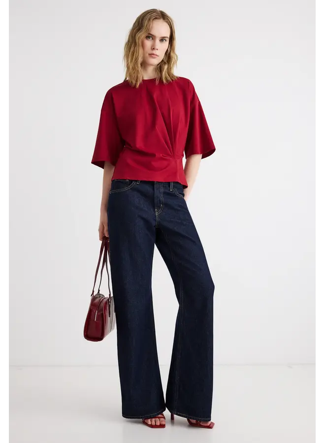 Breanne Noriel Tee Rhubarb