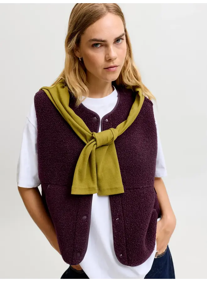 Vera Teddy Vest Winetasting